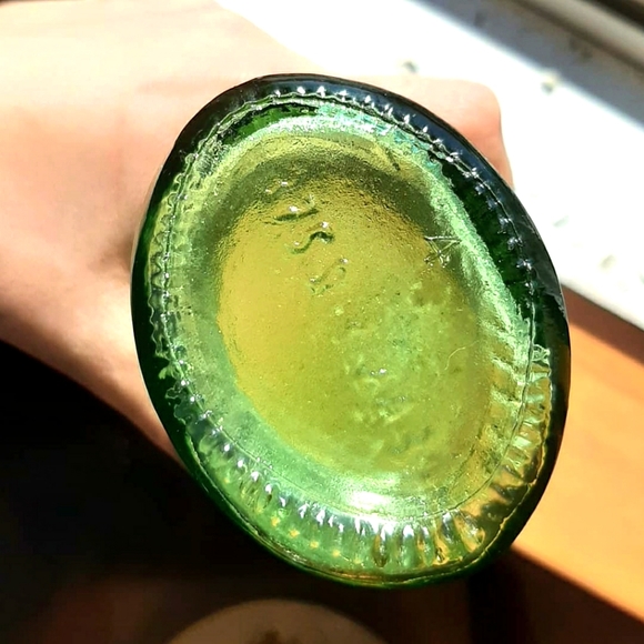 2/$15 BUNDLE DEAL •Green Vintage Glass Fish Bottle - Picture 5 of 5